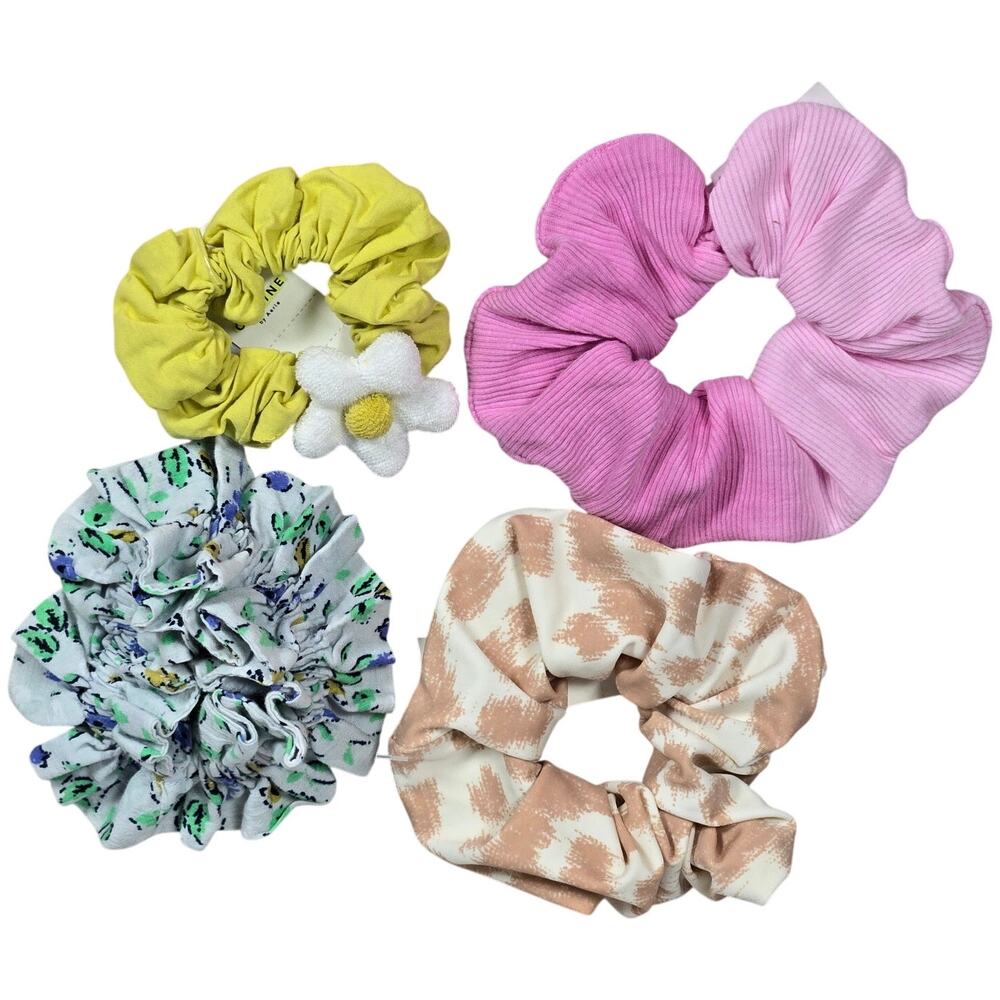 Aerie 4 Piece Scrunchie Set Floral Pink Giraffe Print Yellow Daisy